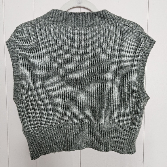 Simply Jules Green Sweater Vest Soft Heathered Sage - Picture 4 of 5